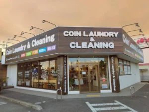 【ホームドライ by エムズ 新野辺北町店】売上は予測を大幅超過。クリーニングのプロが「有人5店舗」で実証した“人の力”