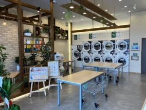 ランドリープレス中間店 内観