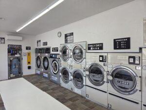 【英国屋コインランドリー 夢店】店内