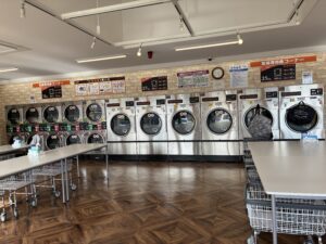 大型コインランドリーデポ横越店