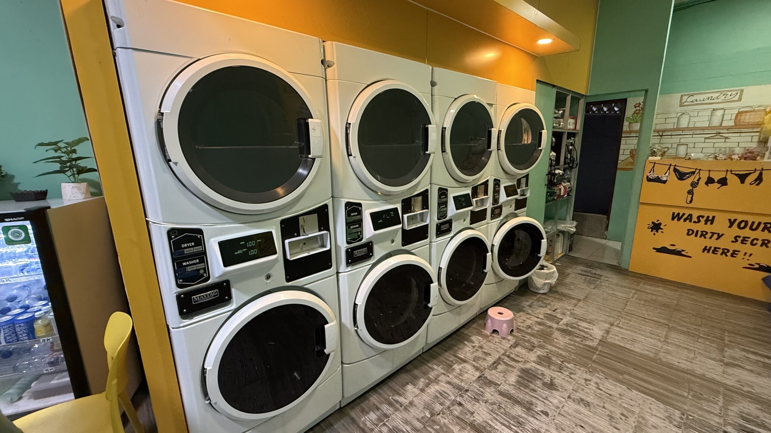 インドネシア バリ島サヌール地区 Sunrise Coin Laundry 機材はMAXTAG