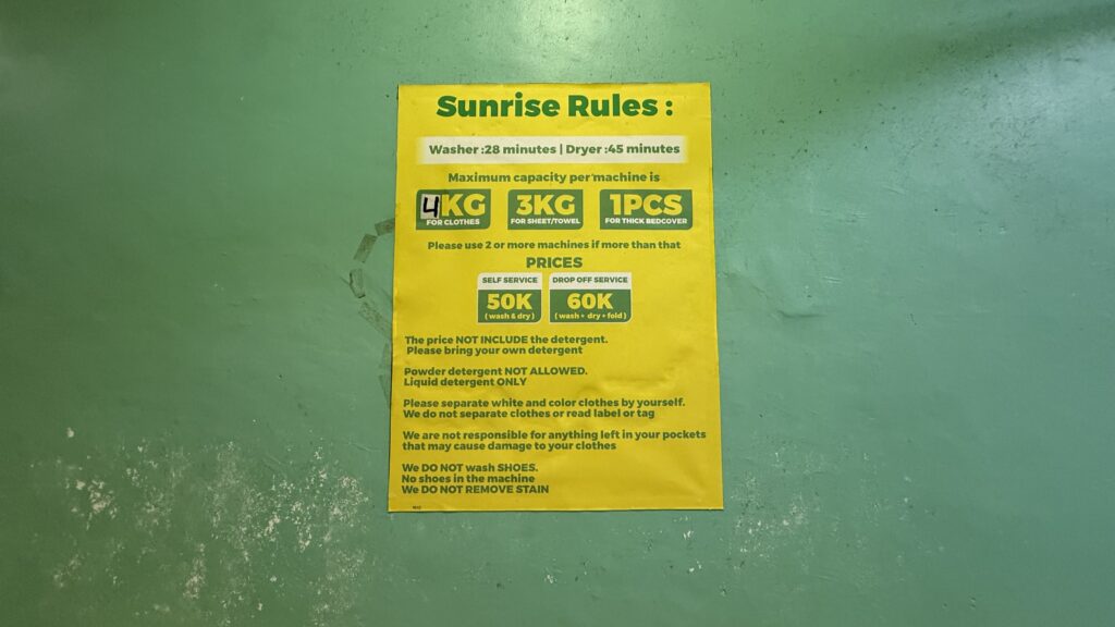 インドネシア バリ島サヌール地区 Sunrise Coin Laundryの料金表