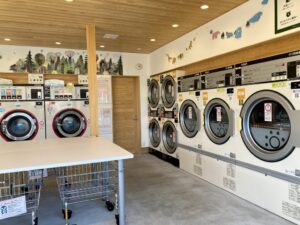 森と海をまもるコインランドリー/勝川ランドリー南口店