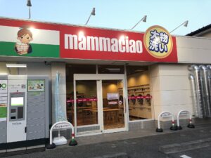 【大型コインランドリー マンマチャオ新磯野店】強固な立地戦略と「電子ブレーカー」で築く高利益体質。6店舗を経営するオーナーが語る、マクロニクスへの信頼感