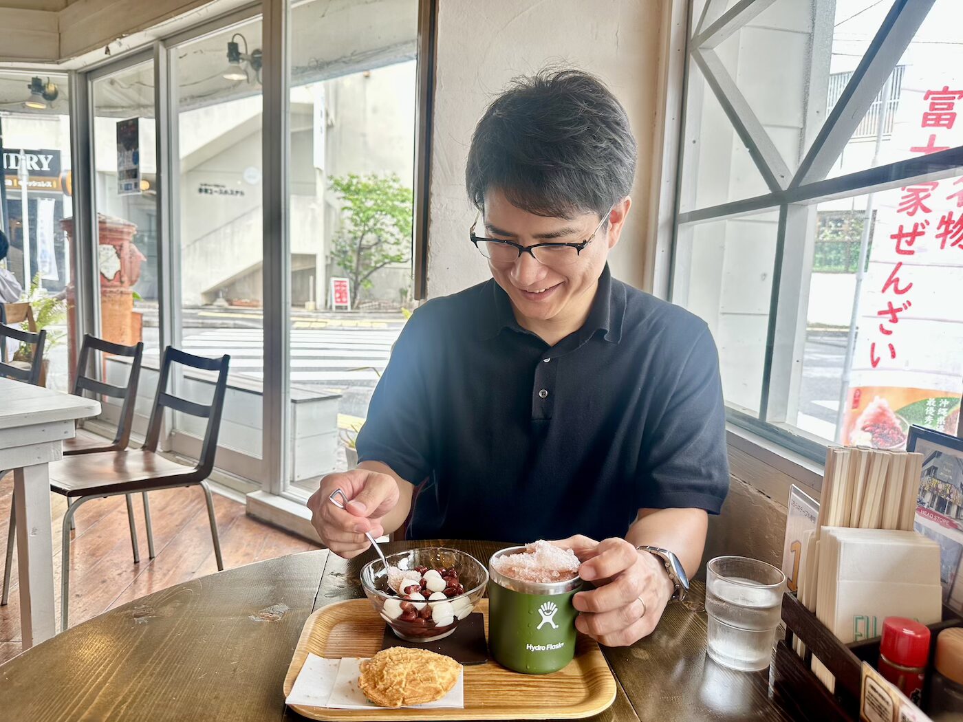 【富士家 泊本店】ランドリープレス那覇泊店の向かいには、沖縄ぜんざいで有名な老舗のお店があります。洗濯の待ち時間にぜひ♪
